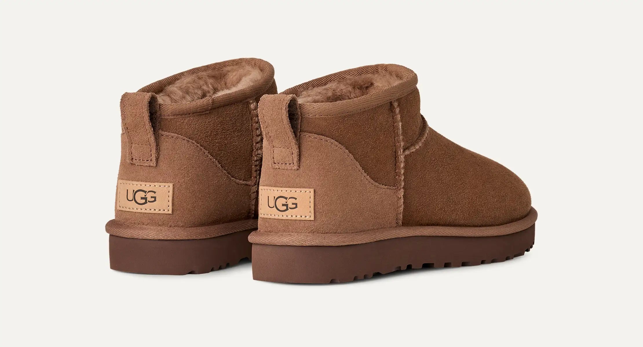 UGG Classic Ultra Mini Boot Damen Braun Hintenansicht– kurzer Lammfell-Boot