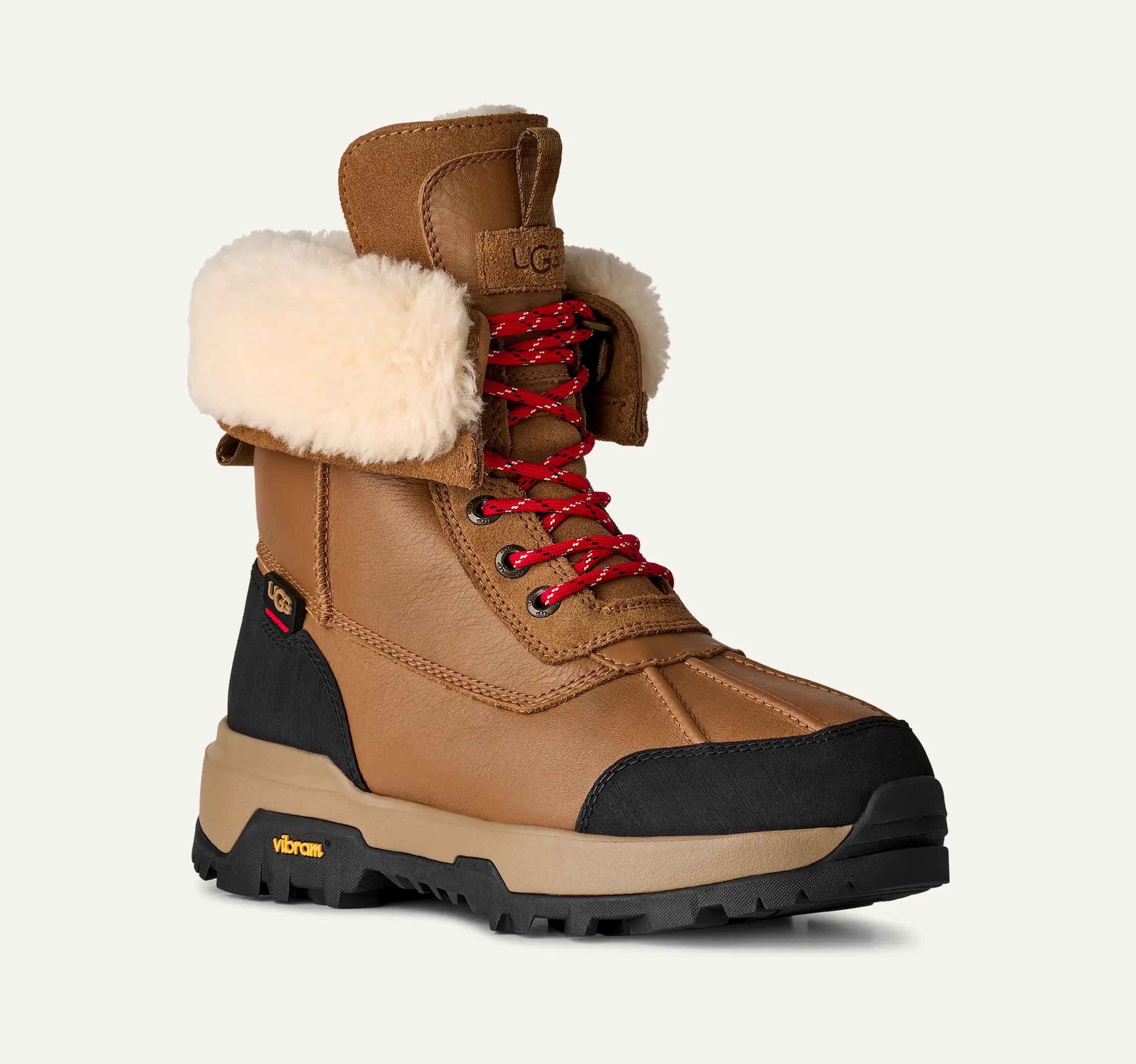 Neuer Adirondack Boot von UGG - Adirondack Boot XXV – wasserdichter Winterstiefel in Chestnut mit Lammfellkragen