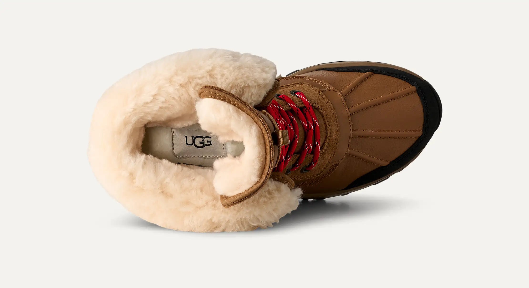 Nahaufnahme des UGGplush™-Futters im UGG® Adirondack Boot XXV in Chestnut