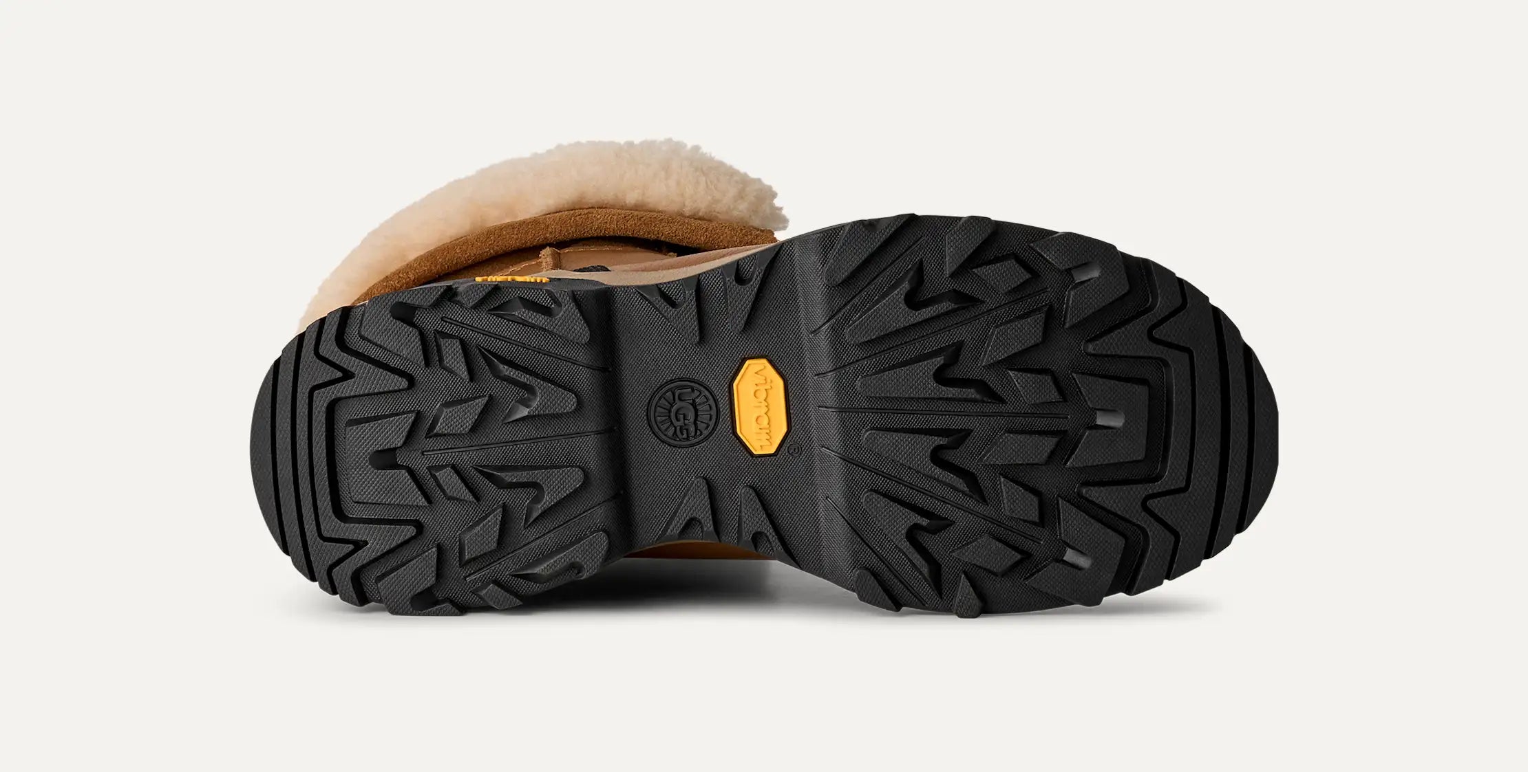 Detailaufnahme der Vibram® ICETREK®-Sohle des UGG® Adirondack Boot XXV in Chestnut