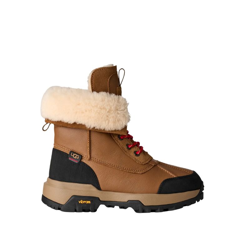 Neuer UGG® Adirondack Boot XXV in Chestnut– wasserdichter Winterstiefel in Chestnut mit Lammfellkragen