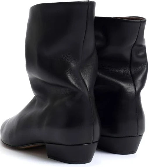 Vully 20 Soft Calf Black by Anonymous Copenhagen – Hintenansicht elegante Damen Boots