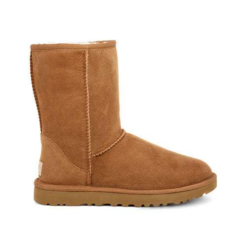UGG Classic Short II Boot Braun – klassischer Damenstiefel mit weicher Lammfell-Innensohle für kalte Tage