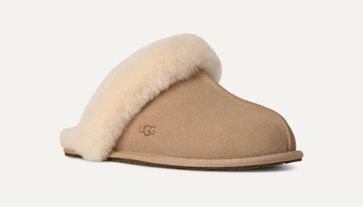 UGG - Scuffette II Hausschuh Sand