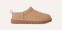 UGG® Classic Micro Boot Farbe Sand - Niedrig geschnittener Winterboot mit Lammfellfutter