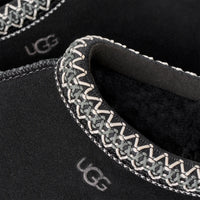 Detailaufnahme der UGGbraid™ Ziernaht am Tasman II Hausschuh