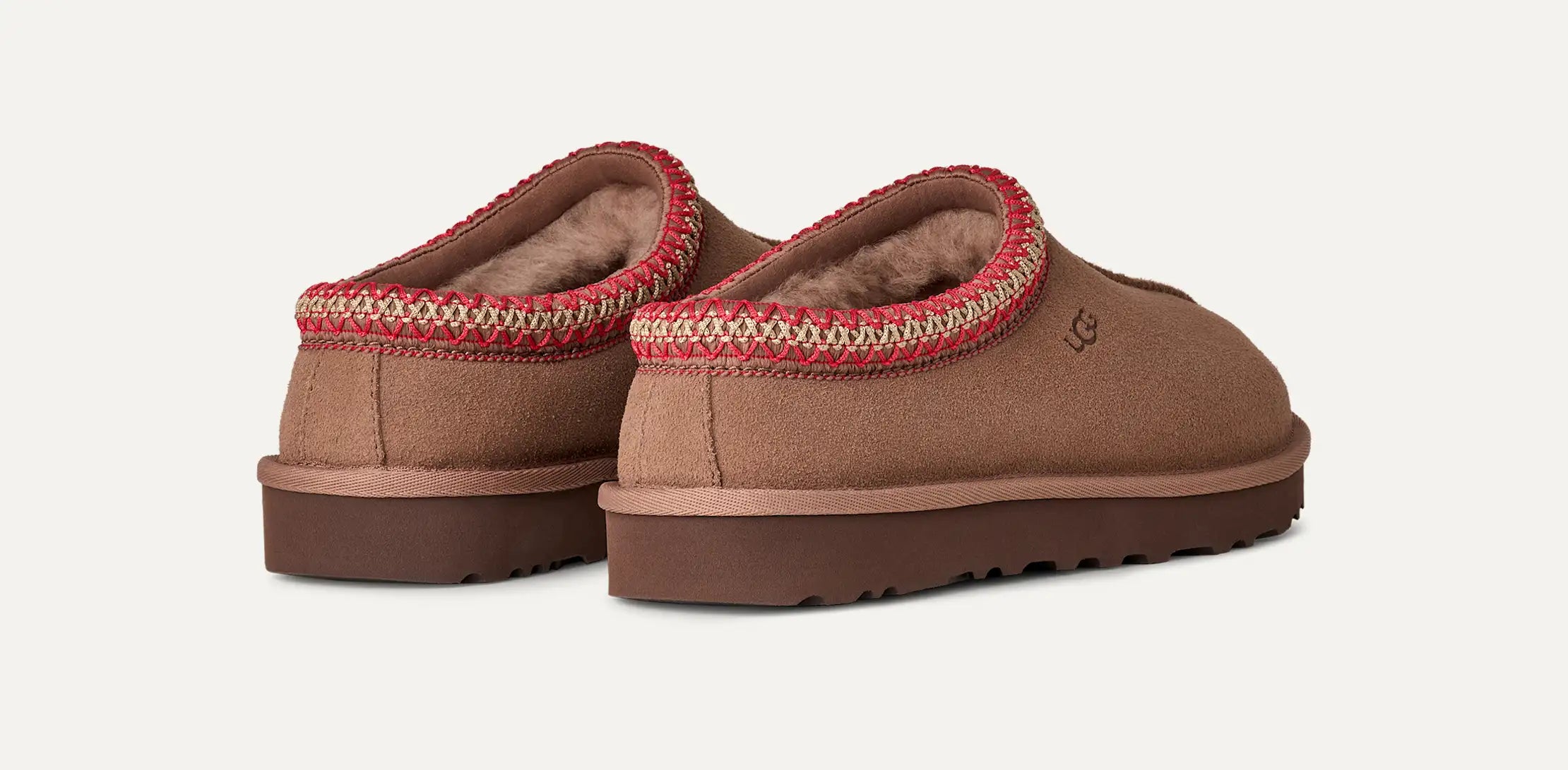 UGG Tasman II Hausschuh Braun mit roter Naht Rückansicht – stylische Hausschuhe für Damen
