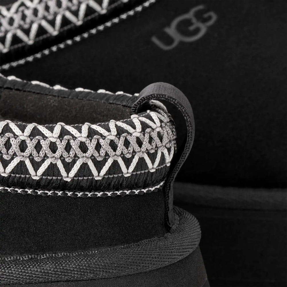 UGG® Tazz II Detail Naht Schwarz