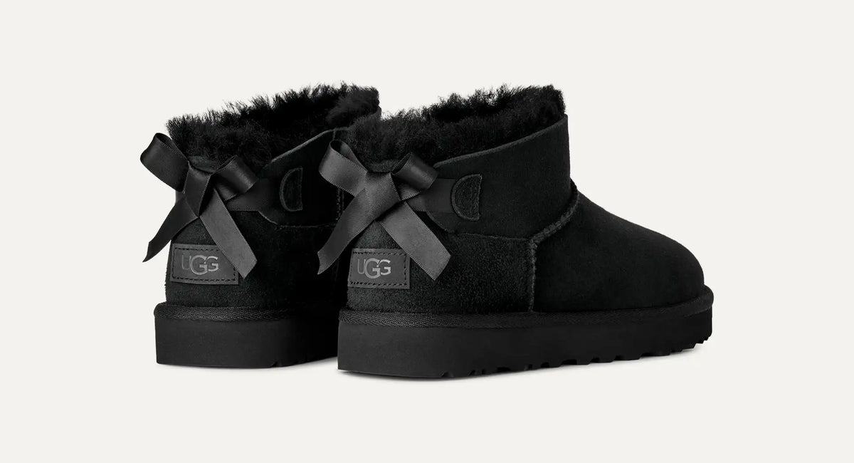 UGG Ultra Mini Bailey Bow Winterschuhe gefüttert mit Schleife - Farbe Schwarz