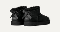 UGG Ultra Mini Bailey Bow Winterschuhe gefüttert mit Schleife - Farbe Schwarz