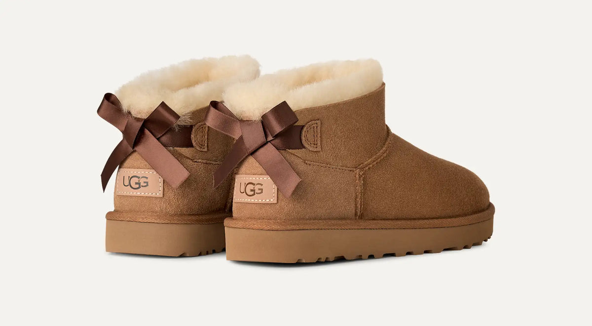 UGG Ultra Mini Bailey Bow Chestnut – Boot mit Satinschleife