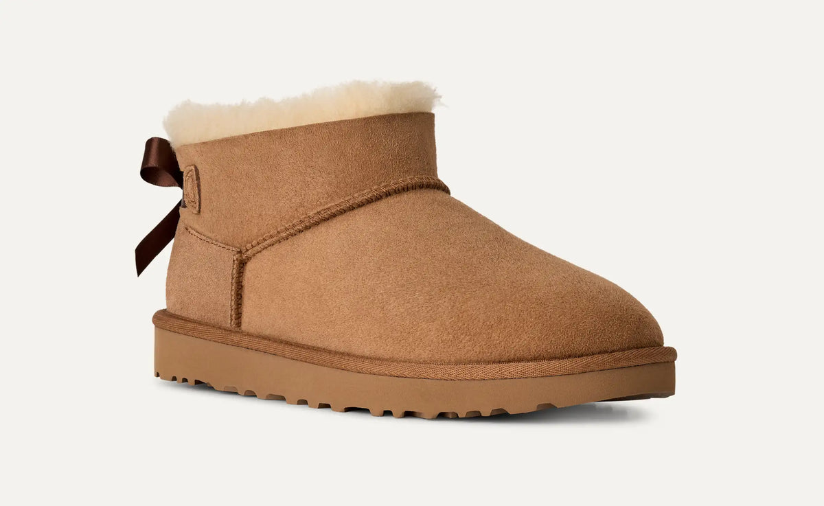 UGG Ultra Mini Bailey Bow Chestnut – Boot mit Satinschleife