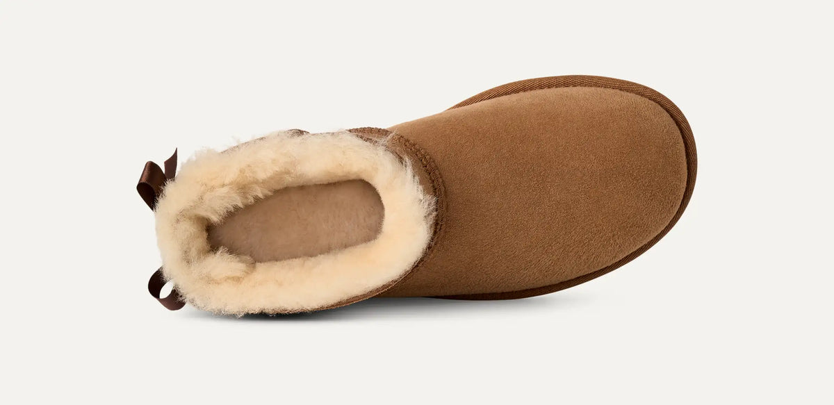 UGG Ultra Mini Bailey Bow Chestnut – Boot mit Satinschleife