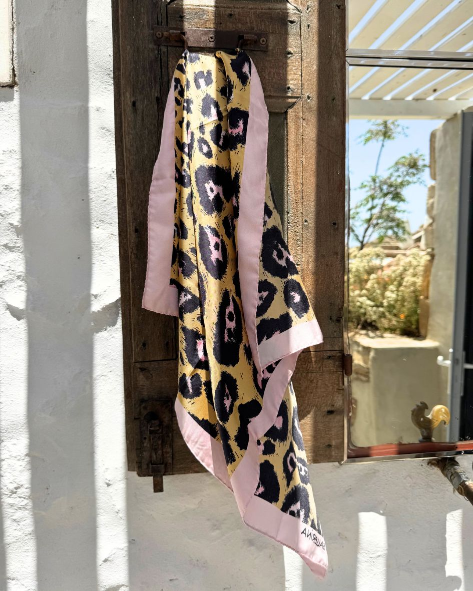 Edles Seidentuch Leopard Rosa