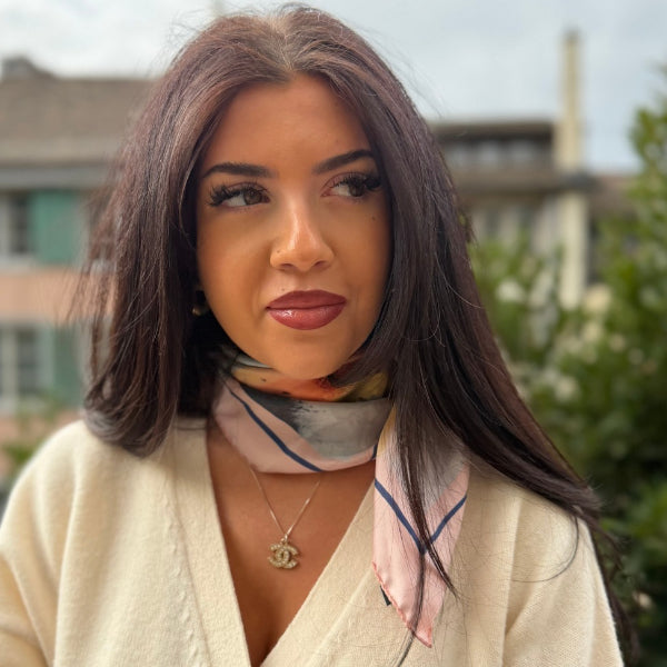 Seidenfoulard Love – Silk Foulard by Tania Bisaz × Prima Ballerina