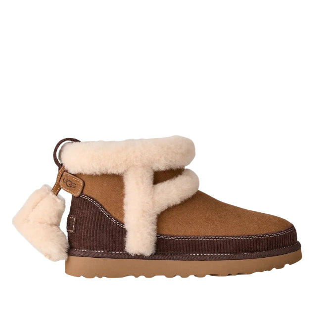 UGG Classic Mini Heritage Damen-Boots in Chestnut mit Lammfellnähten und Mini-Boot-Anhänger