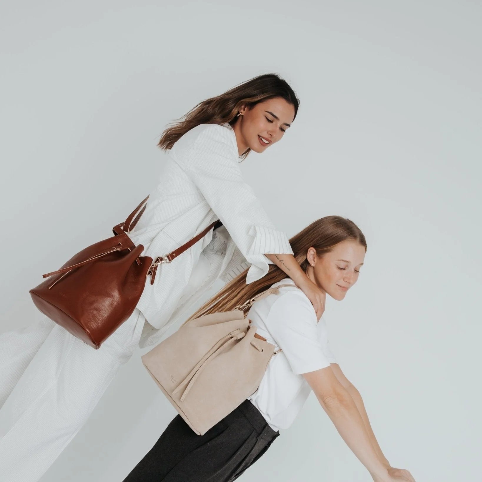 Ann Kurz - Convertible Bucket Bag Braun