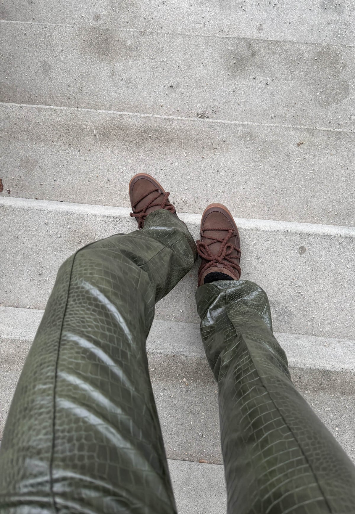 INUIKII - Classic Dark Brown